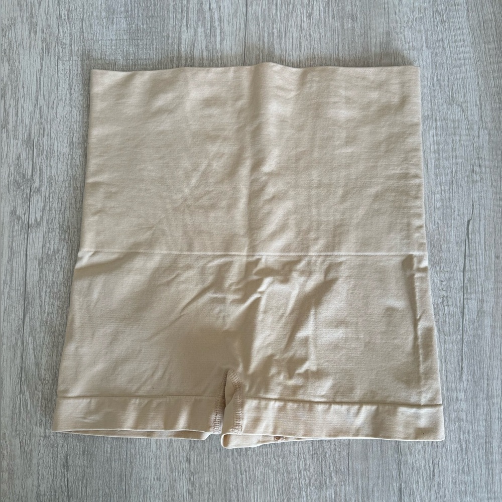 Joan Vass Shapewear Shorts in Nude